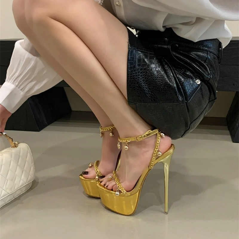 Luxury Heart Bell Pendants Des - Gold Chain Sandal recensione e prezzo