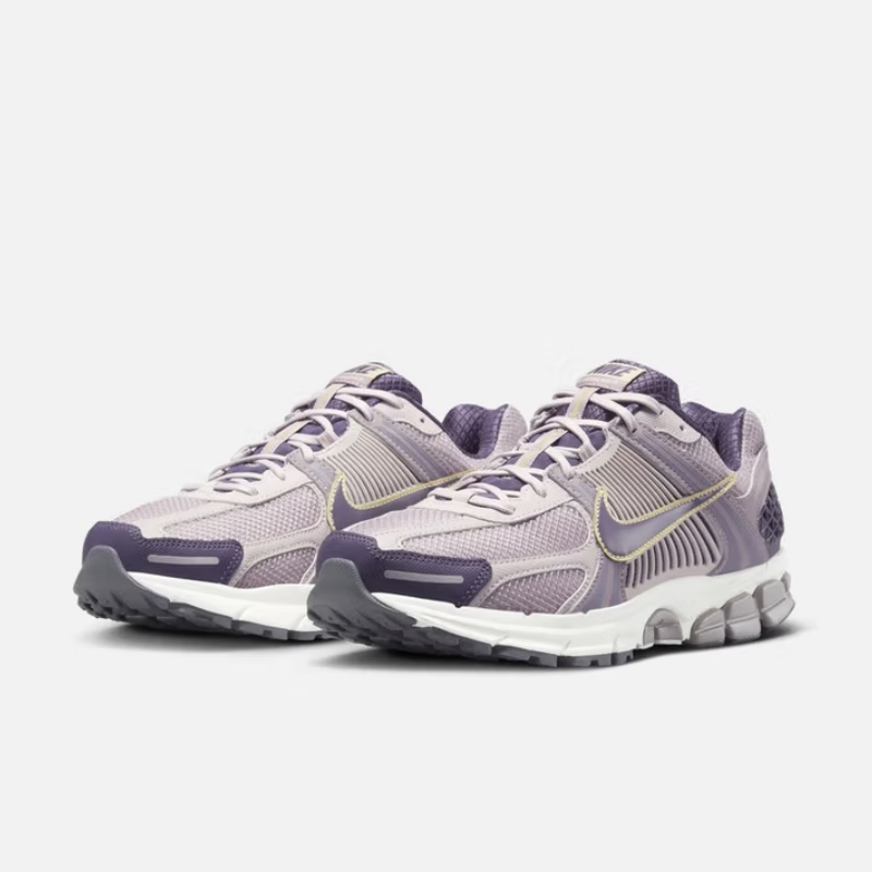 Nike's New Lightweight, Cushio - Women Shoes Zoom recensione e prezzo