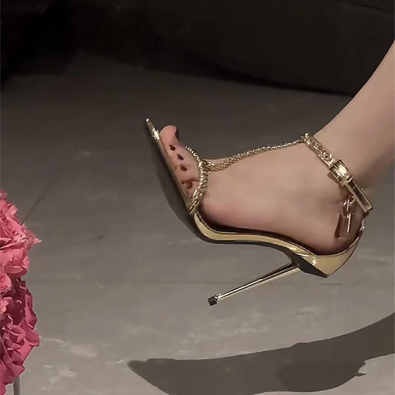 Gold Chain T-Tied Open Toe Wom - Gold Chain Sandal recensione e prezzo