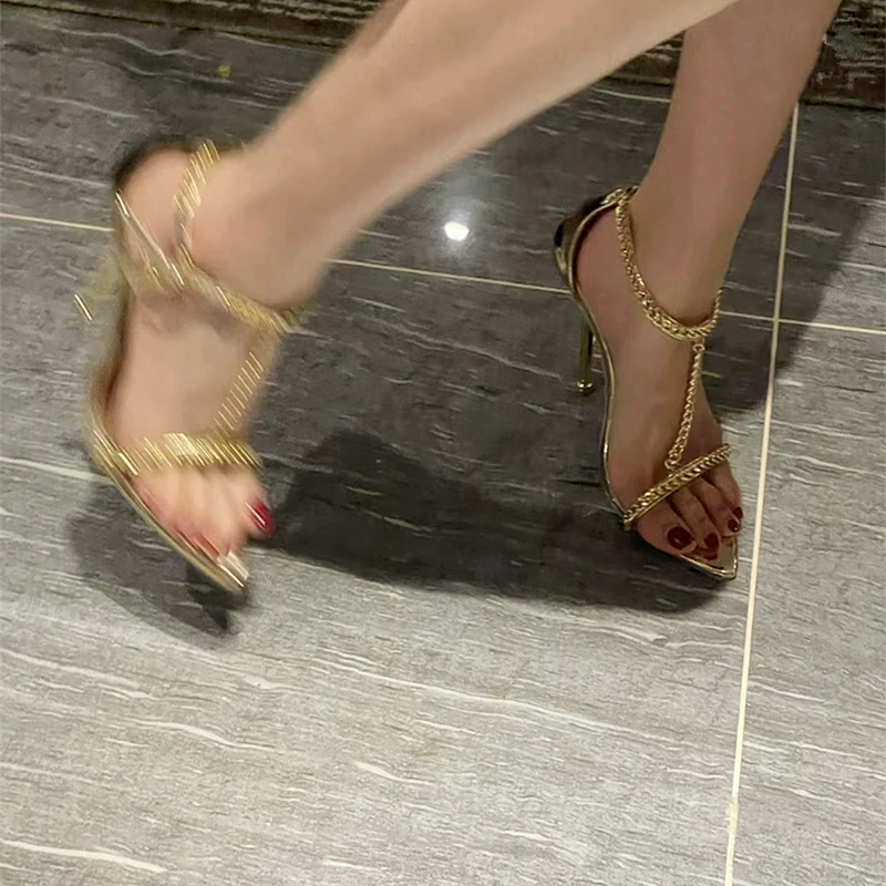 Gold Chain T-Tied Open Toe Wom - Gold Chain Sandal recensione e prezzo